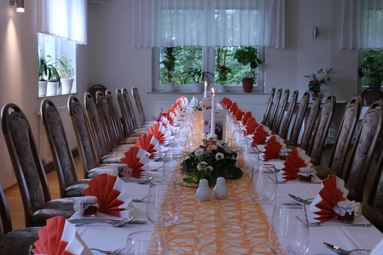 Hotel Und Restaurant Karpfenschaenke Schenkendobern Экстерьер фото