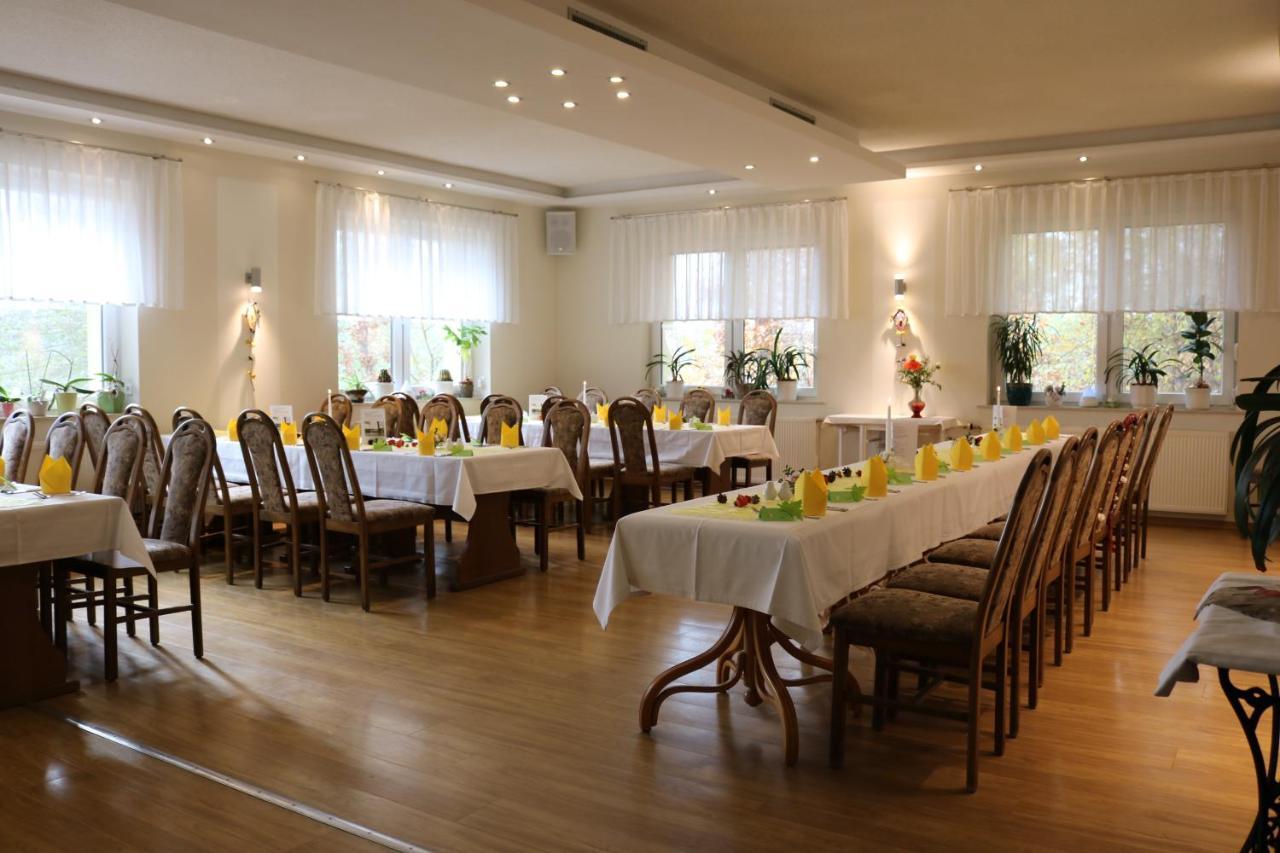 Hotel Und Restaurant Karpfenschaenke Schenkendobern Экстерьер фото